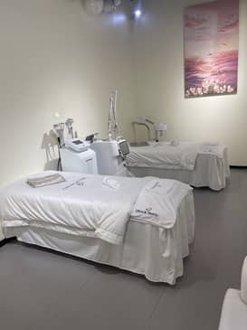 Slider image (8) Miracle Beauty Skin Clinic